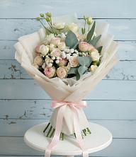 Букет цветов из:  Розы и Лизиантусы в Гагарине