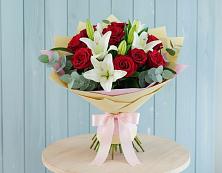 Букет цветов из:  Лилии и Розы в Гагарине