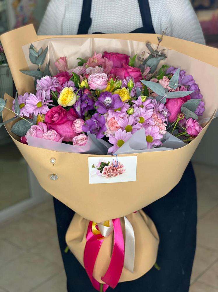 Букет цветов из: Хризантемы, Гвоздики и Альстромерии в Гагарине