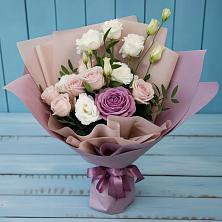 Букет цветов из:  Розы и Лизиантусы в Гагарине