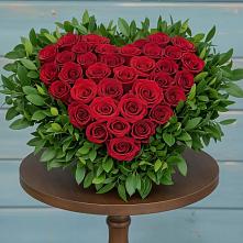 Цветочная композиция из Розы в виде сердца в Гагарине