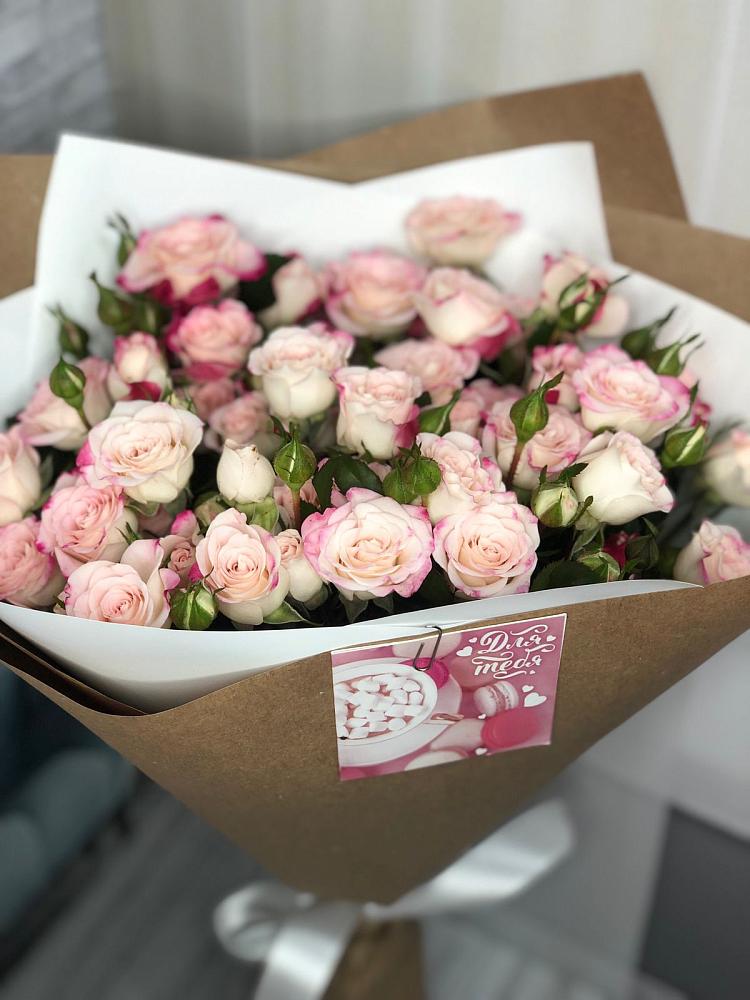 Букет цветов из: Розы в Гагарине