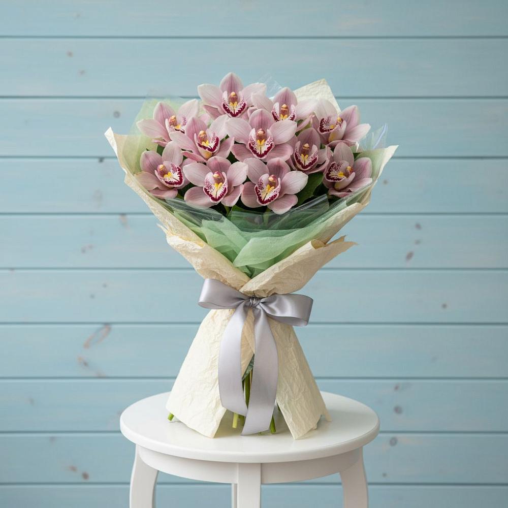 Букет цветов из: Орхидеи и Розы в Гагарине