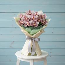 Букет цветов из:  Орхидеи и Розы в Гагарине