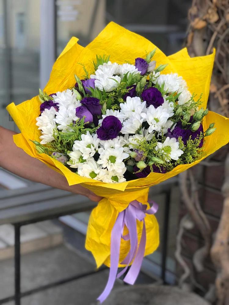 Букет цветов из: Ирисы, Хризантемы и Ромашки в Гагарине