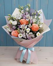 Букет цветов из:  Лизиантусы, Розы, Альстромерии и Гипсофила в Гагарине