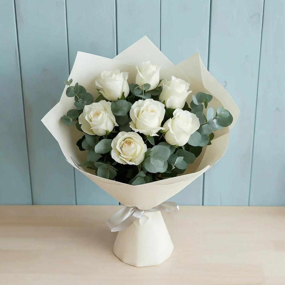 Букет Белые розы в Эвкалипте в Гагарине