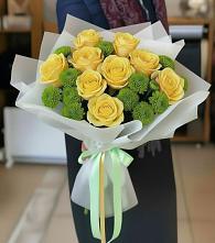Букет цветов из:  Хризантемы и Розы в Гагарине