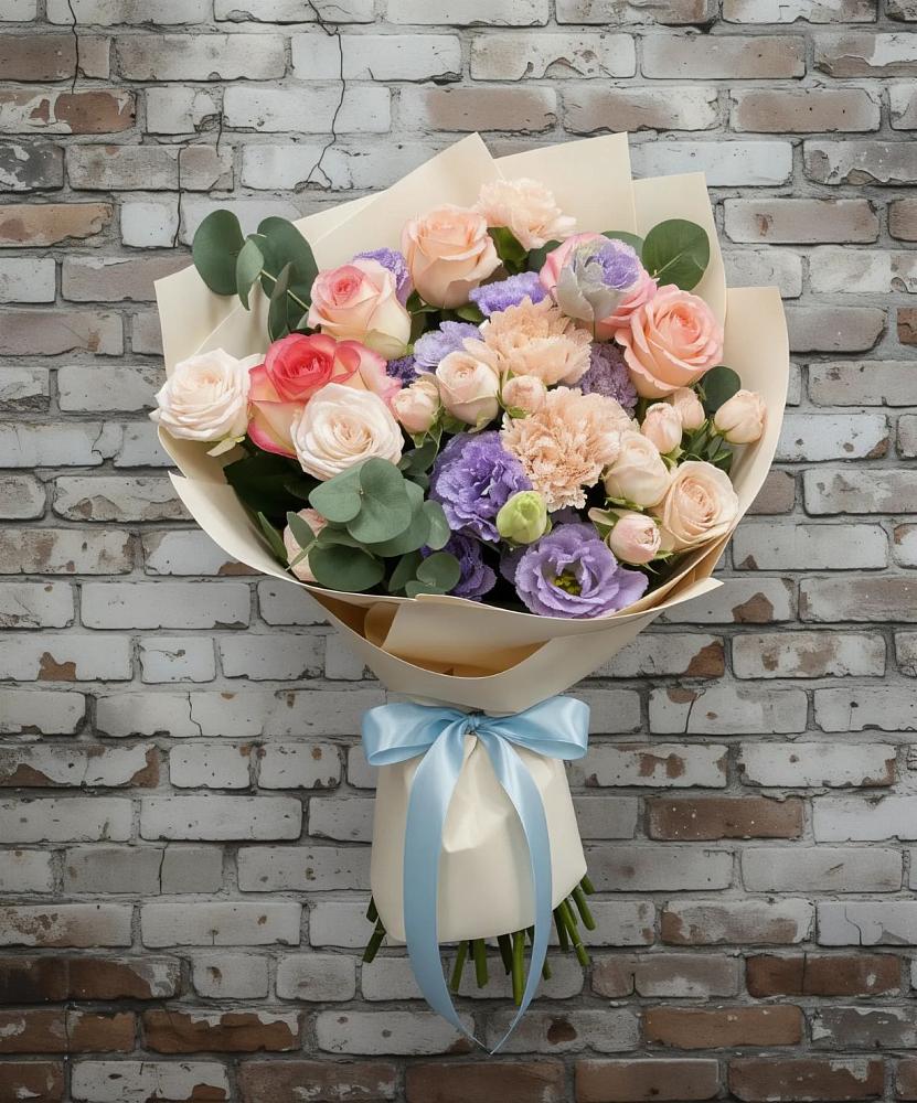 Букет цветов из: Розы, Лизиантусы и Гвоздики в Гагарине