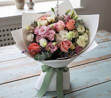 Букет цветов из:  Розы, Лизиантусы и Гвоздики в Гагарине