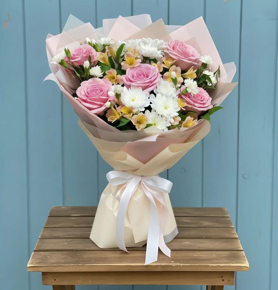 Букет цветов из: Гвоздики, Орхидеи и Розы в Гагарине