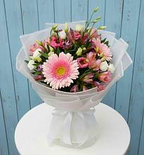 Букет цветов из:  Герберы, Альстромерии и Лизиантусы в Гагарине