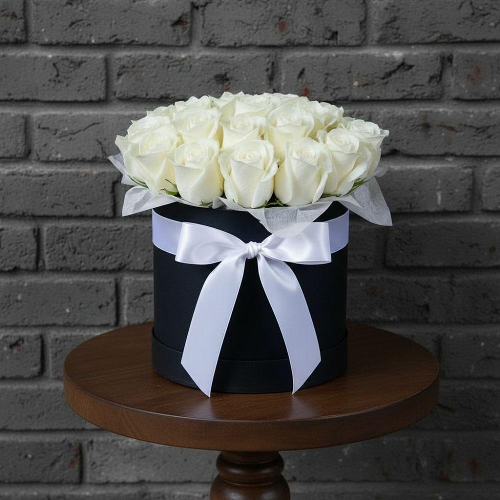 Цветочная композиция из Розы в шляпной коробке в Гагарине