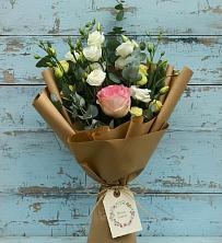Букет цветов из:  Розы и Лизиантусы в Гагарине