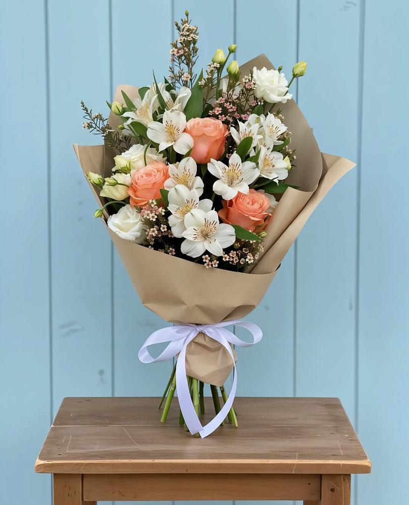 Букет цветов из: Альстромерии, Лизиантусы, Розы и Хризантемы в Гагарине