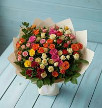 Букет Микс из разноцветных кустовых роз в Гагарине