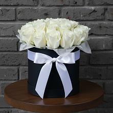 Цветочная композиция из Розы в шляпной коробке в Гагарине