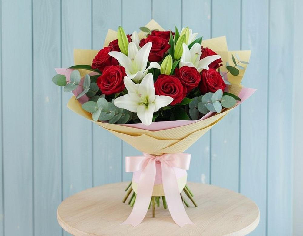 Букет цветов из: Лилии и Розы в Гагарине