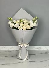 Букет цветов из:  Розы и Лизиантусы в Гагарине